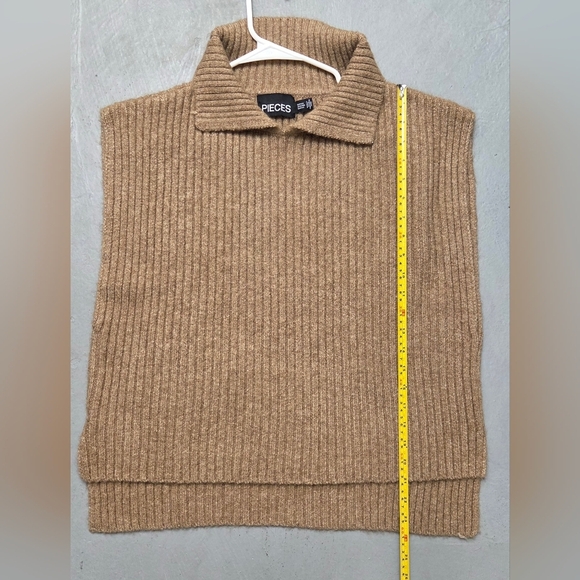 Pieces Tan Cable Knit One Size Layering Collard Sweater Vest - Picture 4 of 8